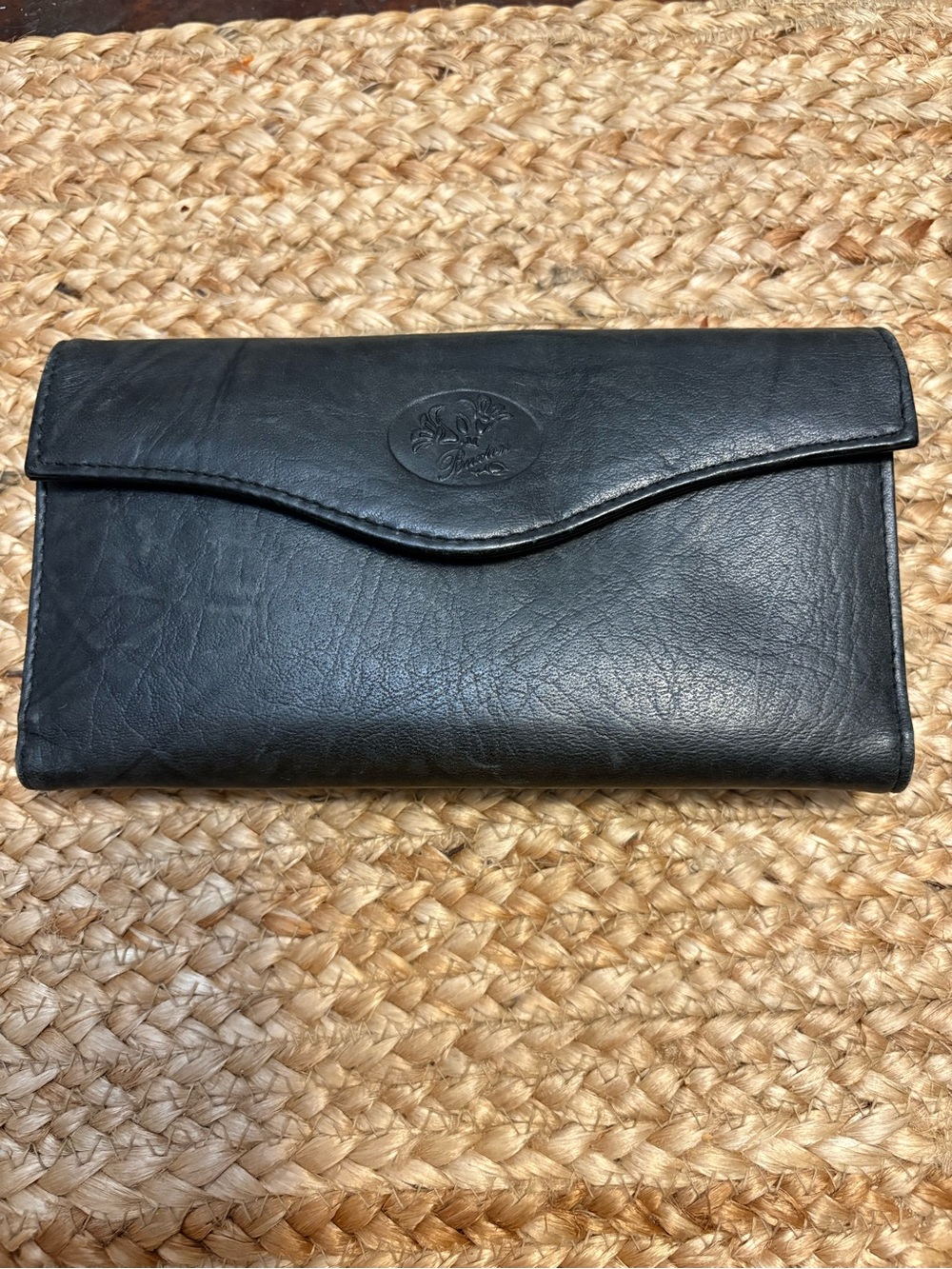 Buxton Women’s Black Leather Exterior Curved Flap Organizer Wallet